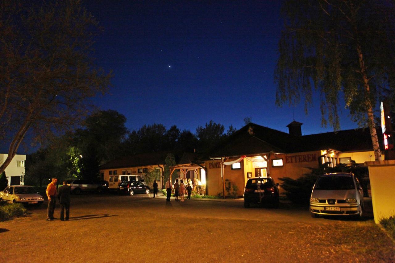 Sztar Motel Etterem Balassagyarmat 외부 사진
