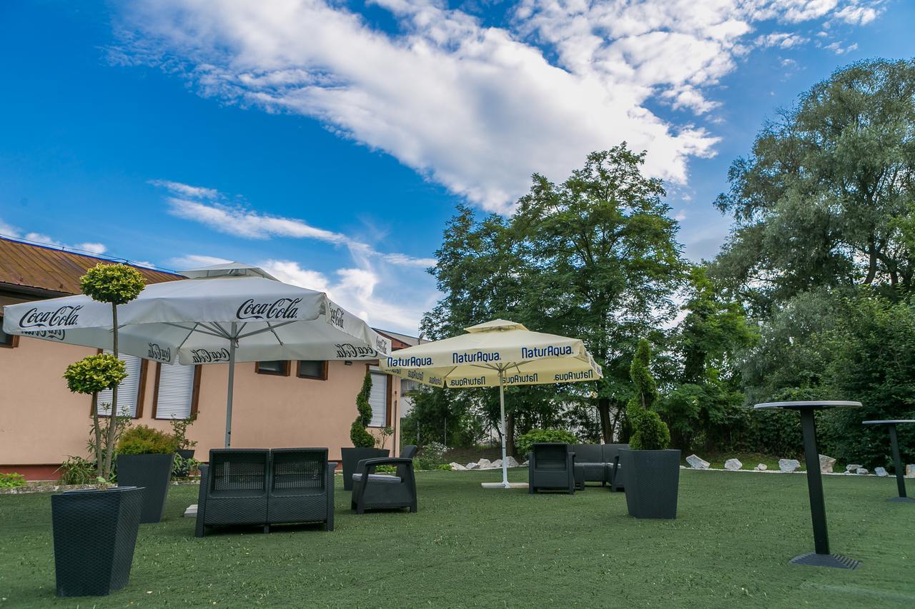 Sztar Motel Etterem Balassagyarmat 외부 사진