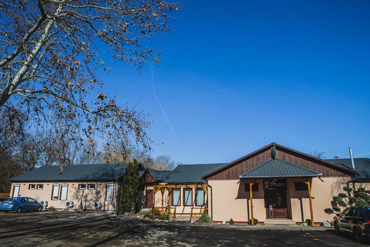 Sztar Motel Etterem Balassagyarmat 외부 사진