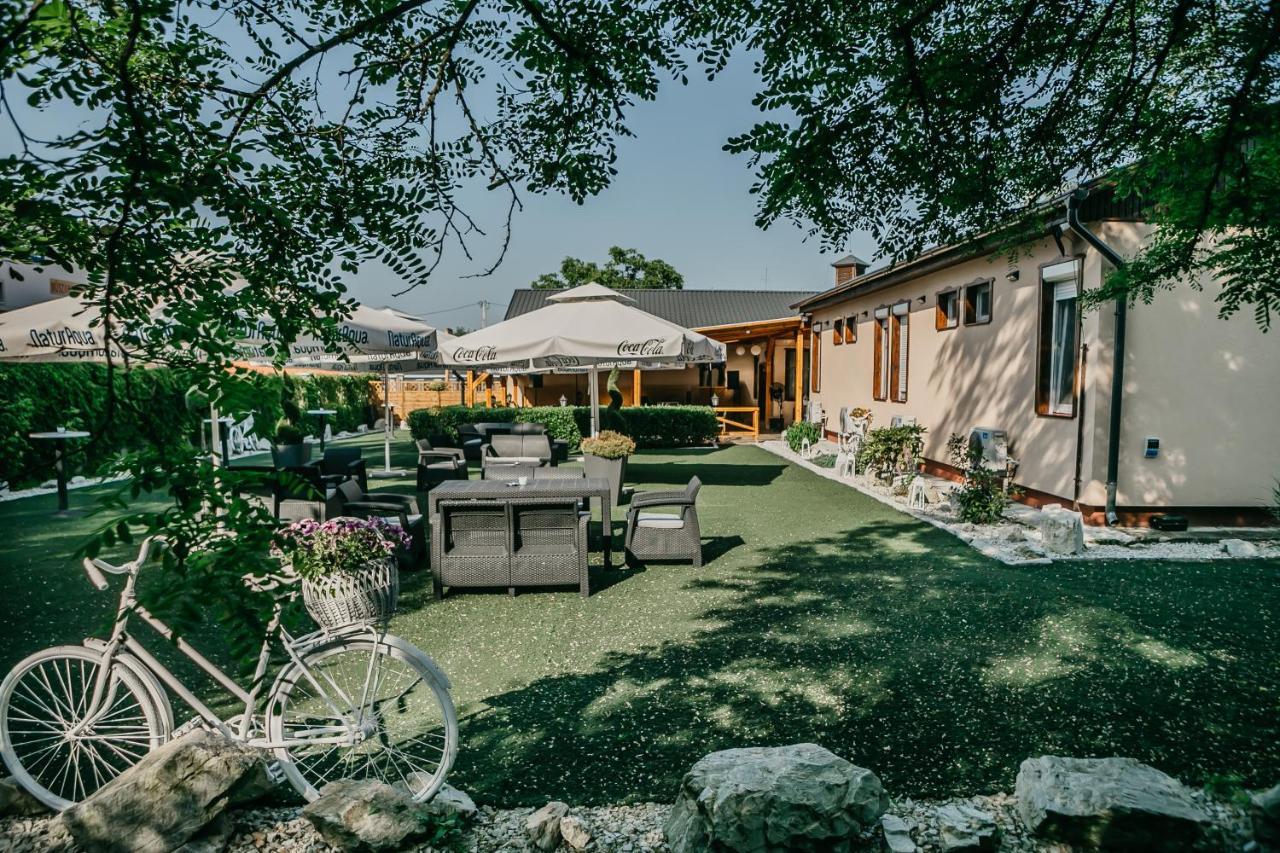 Sztar Motel Etterem Balassagyarmat 외부 사진